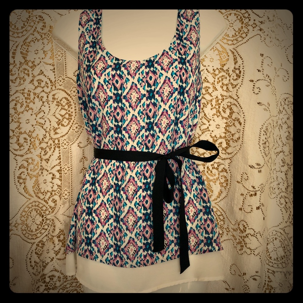 Boho print sleeveless top sz Medium